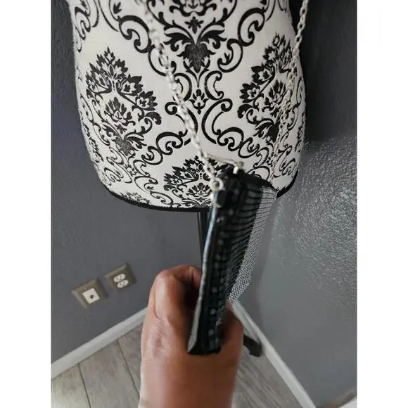 Women's Cruise Club Metallic Sequins Chain Purse Bag Black & Silver 5.5" X 7" - Picture 6 of 11